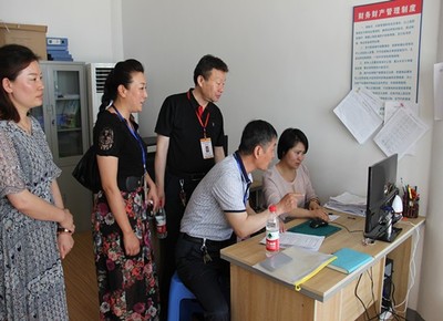 城南責(zé)任區(qū)開(kāi)展教師師德與專(zhuān)業(yè)發(fā)展情況專(zhuān)項(xiàng)督導(dǎo)